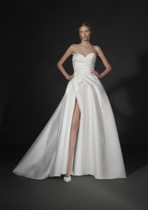 JADEAU Vera Wang wedding dress collection 2025: Paris Boutique