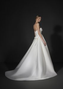 JADEAU Vera Wang wedding dress collection 2025: Paris Boutique