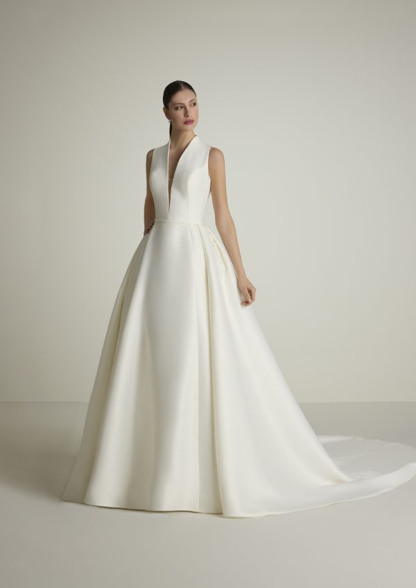 FELICITAD wedding dress San Patrick Collection 2025| Boutique Paris