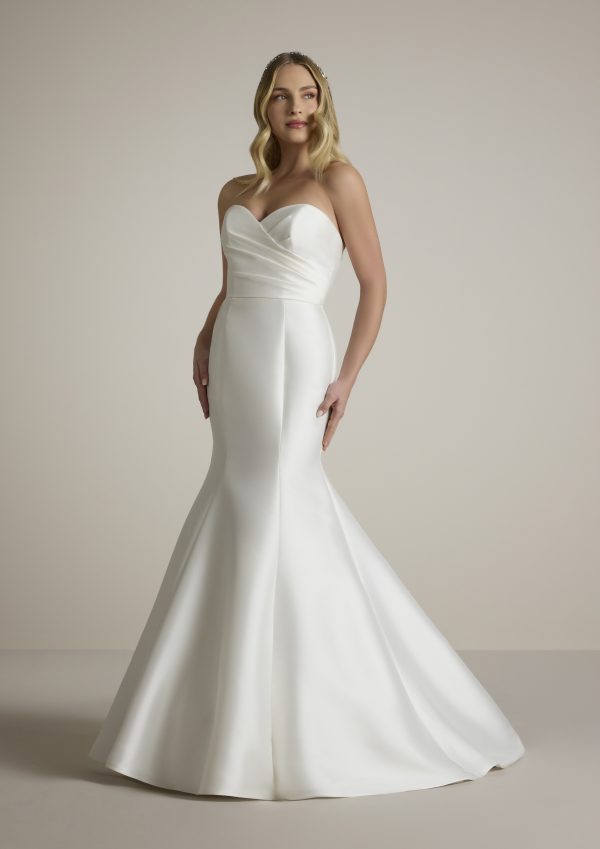 NIDRA wedding dress White One Collection 2025 | Boutique Paris