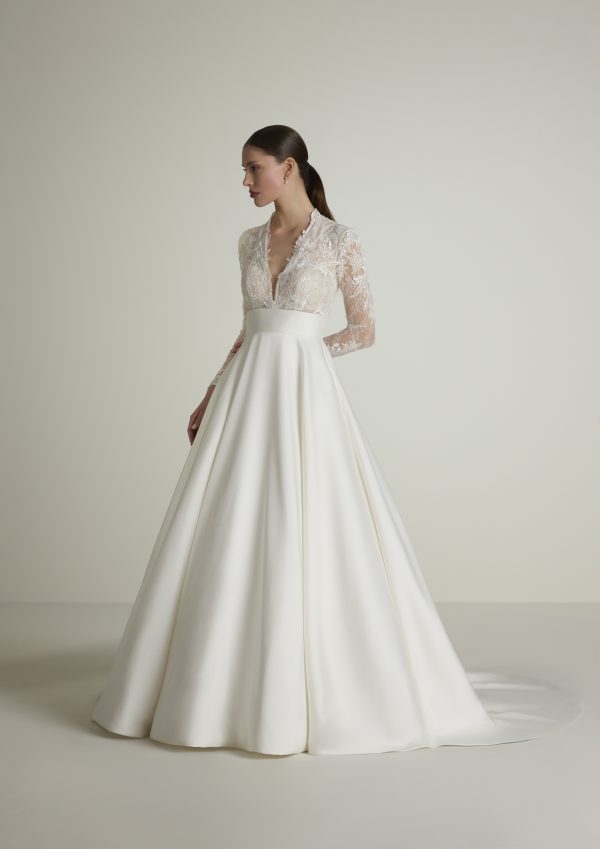 SOLANCE wedding dress San Patrick Collection 2025| Boutique Paris